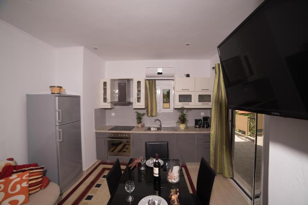 Bodikos Apartments Пицидия Экстерьер фото